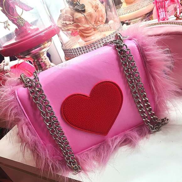 Skinnydip London Pink Fur Heart Crossbody - Picture 2 of 3